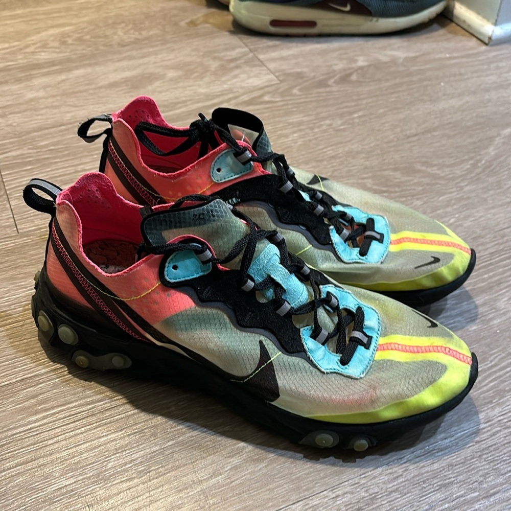 Nike React Element 87 Volt Racer Pink
